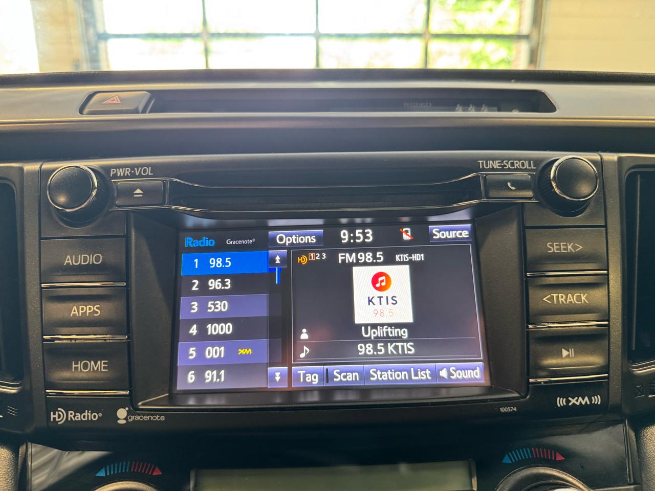 Toyota RAV4 Hybrid SE AWD (Natl) 2018
