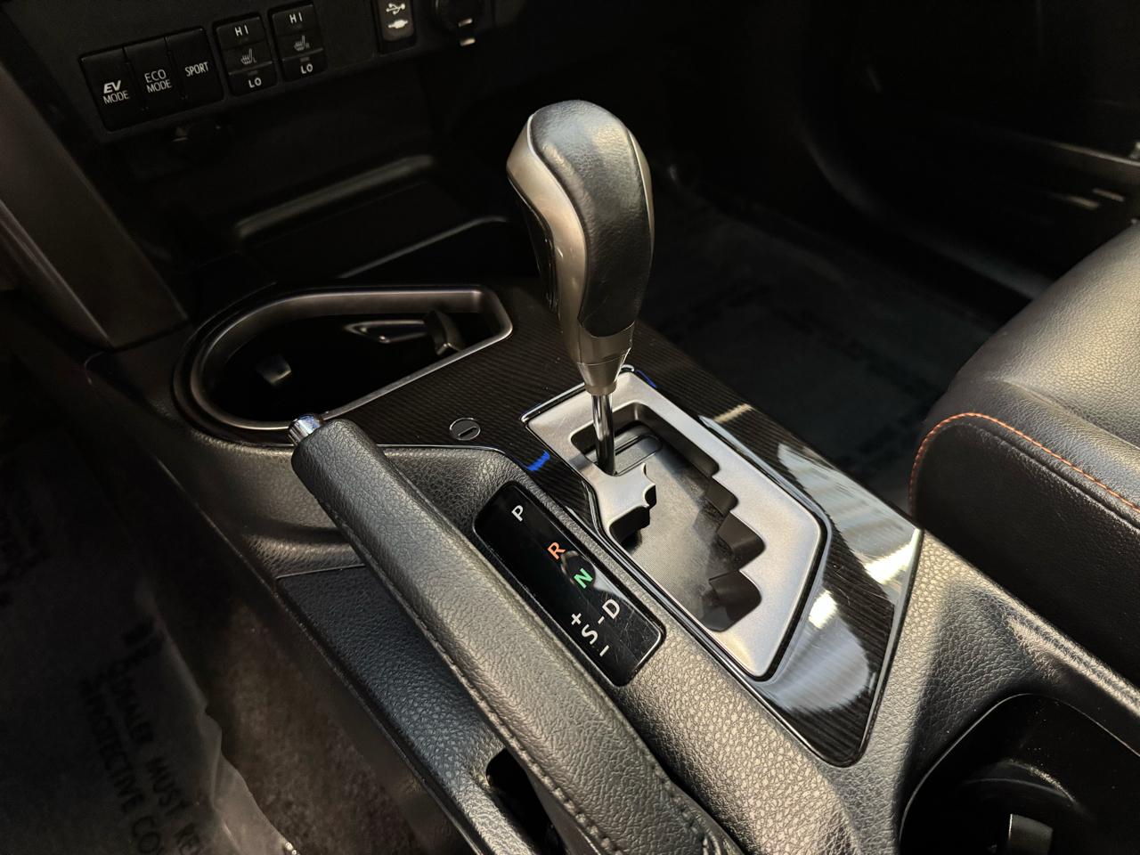 Toyota RAV4 Hybrid SE AWD (Natl) 2018