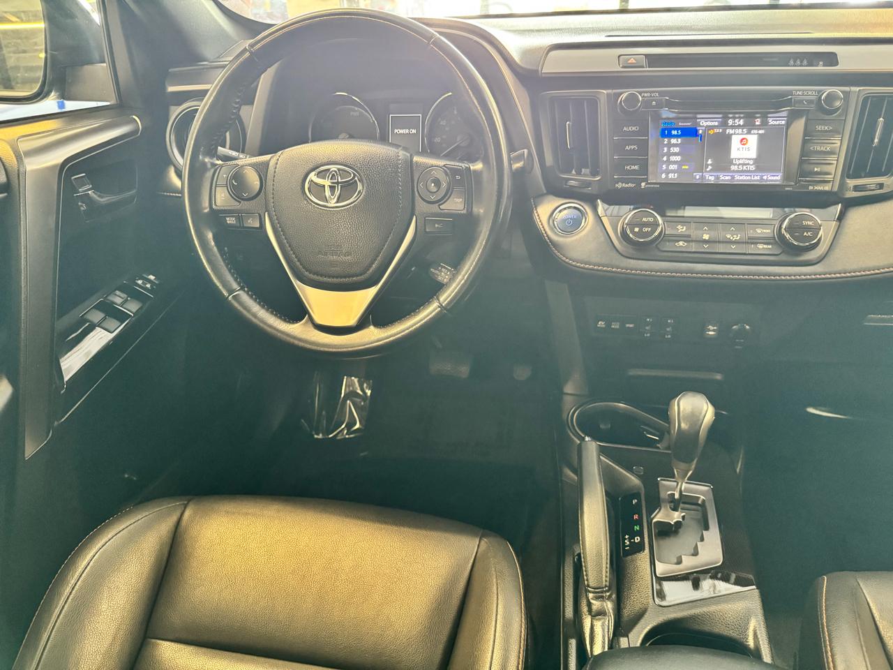 Toyota RAV4 Hybrid SE AWD (Natl) 2018