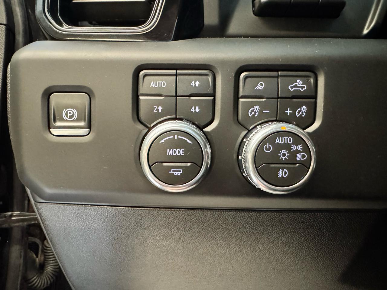 GMC Sierra 3500HD 4WD Crew Cab 172" AT4 2026