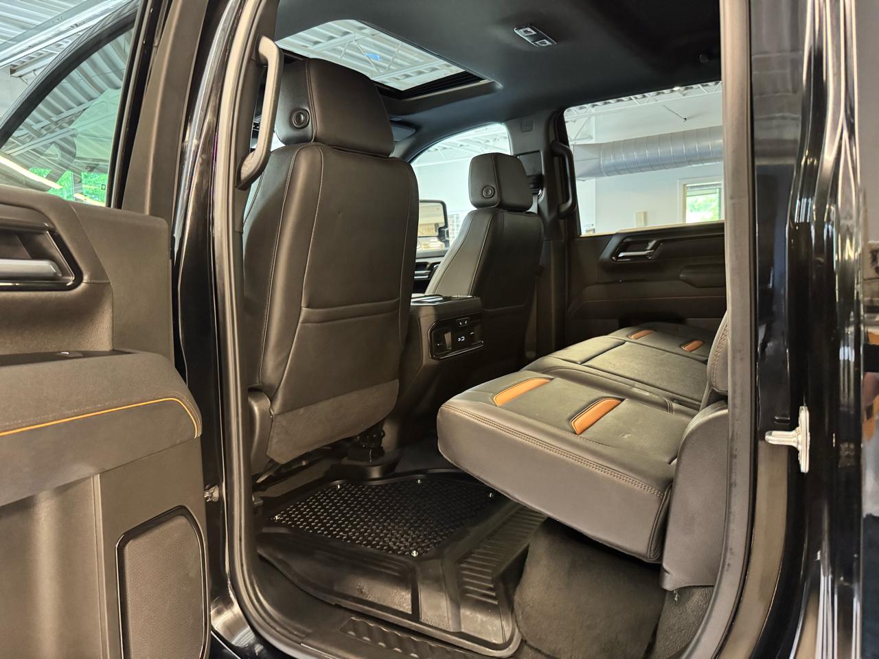 GMC Sierra 3500HD 4WD Crew Cab 172" AT4 2026