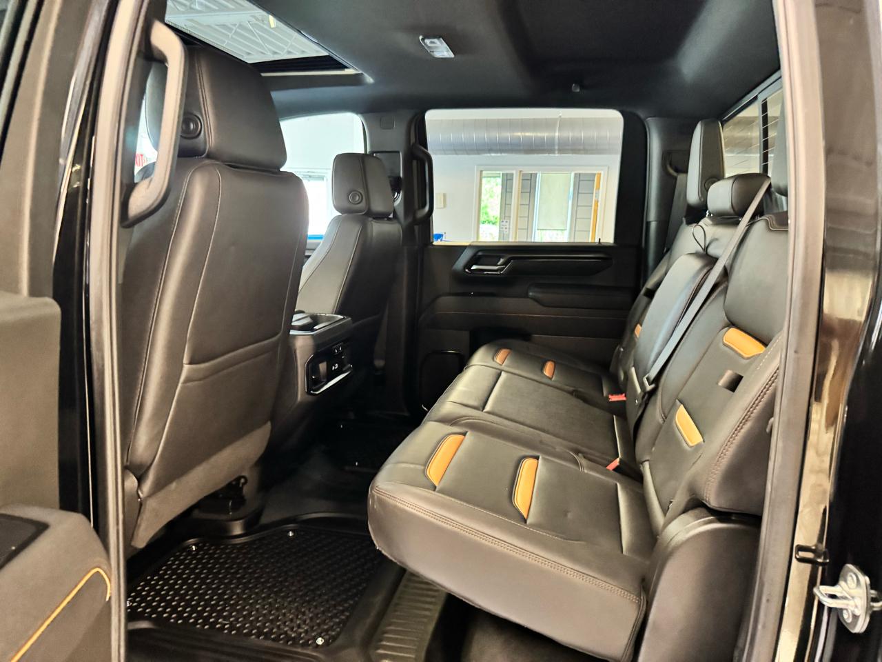 GMC Sierra 3500HD 4WD Crew Cab 172" AT4 2026