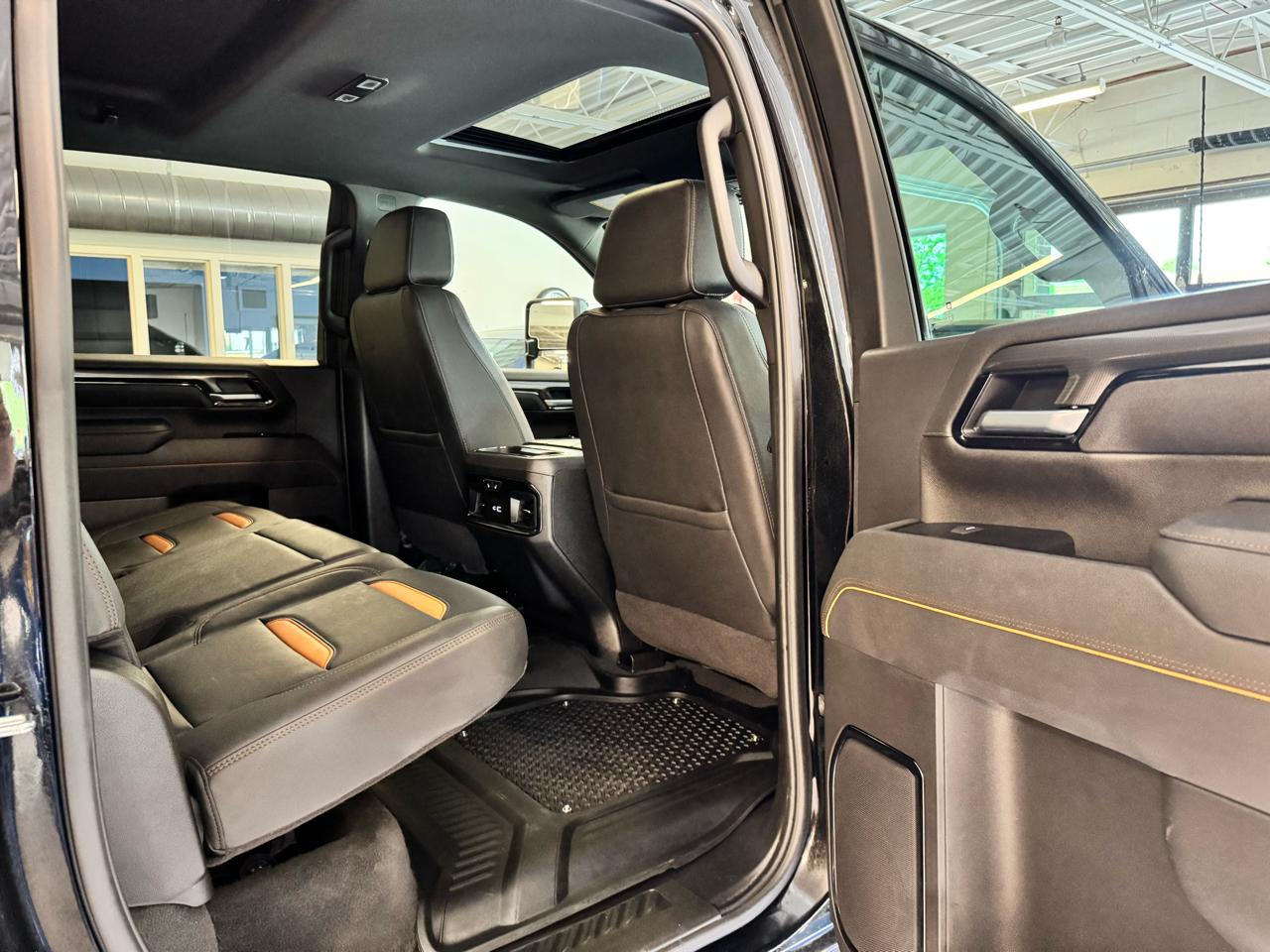 GMC Sierra 3500HD 4WD Crew Cab 172" AT4 2026
