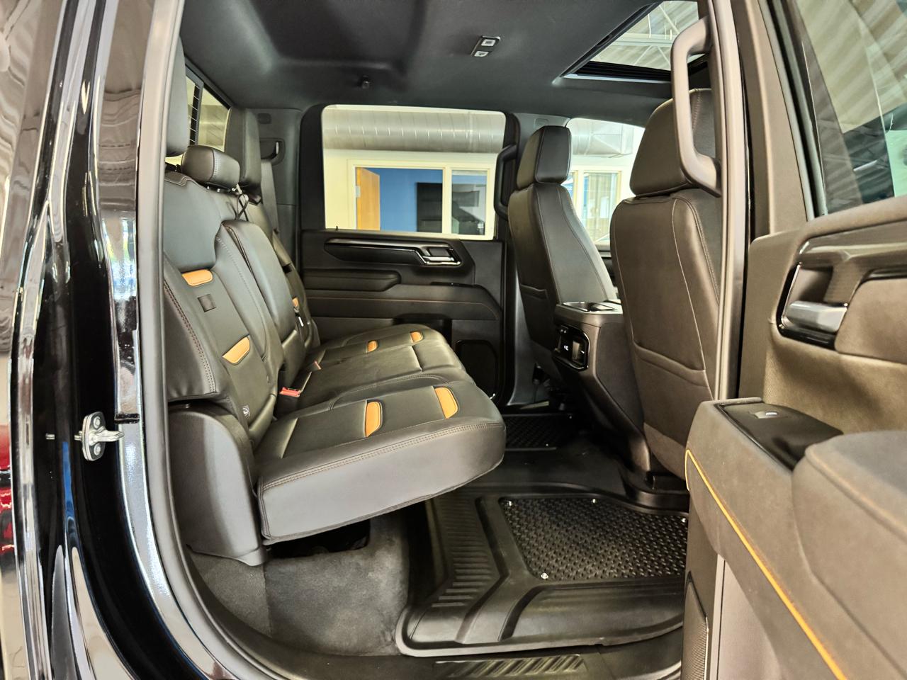 GMC Sierra 3500HD 4WD Crew Cab 172" AT4 2026