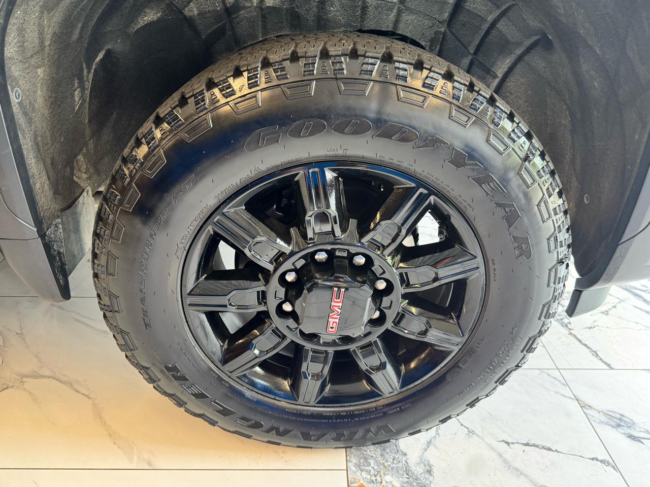 GMC Sierra 3500HD 4WD Crew Cab 172" AT4 2026