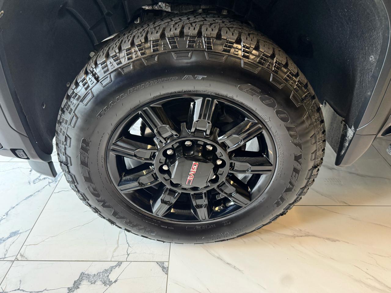 GMC Sierra 3500HD 4WD Crew Cab 172" AT4 2026