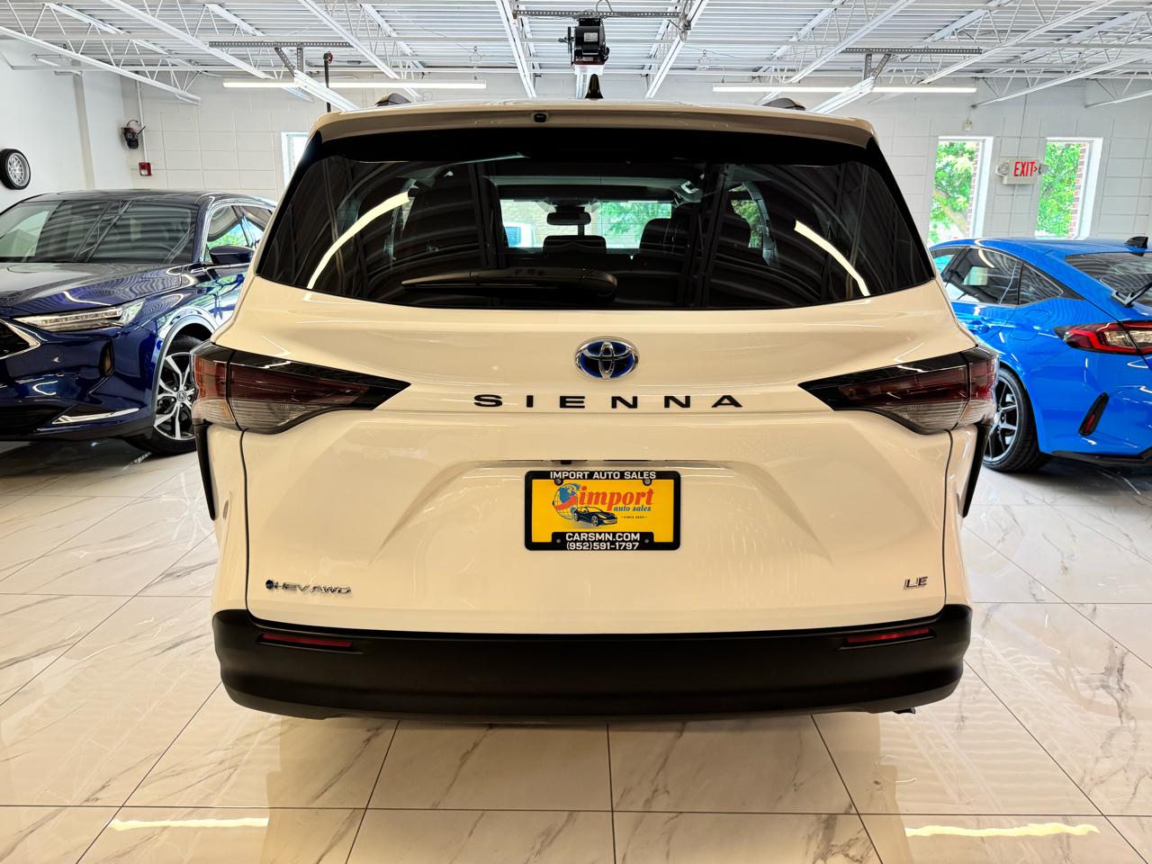 Toyota Sienna LE AWD 8-Passenger (Natl) 2025