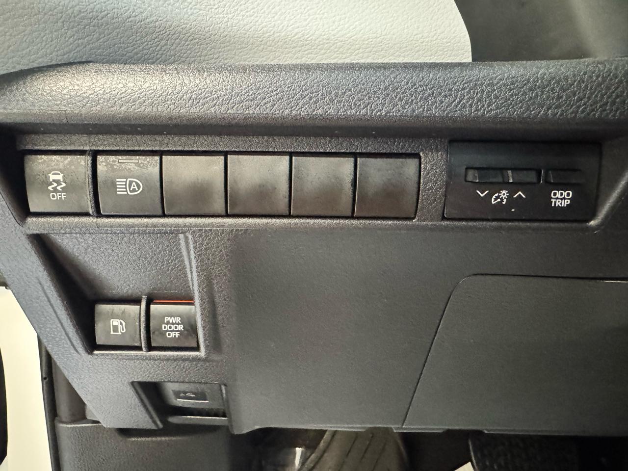 Toyota Sienna LE AWD 8-Passenger (Natl) 2025