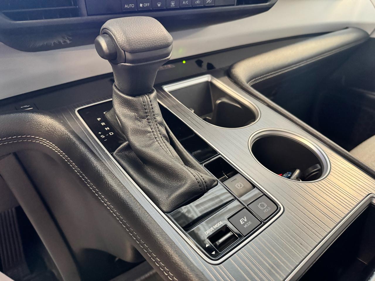 Toyota Sienna LE AWD 8-Passenger (Natl) 2025