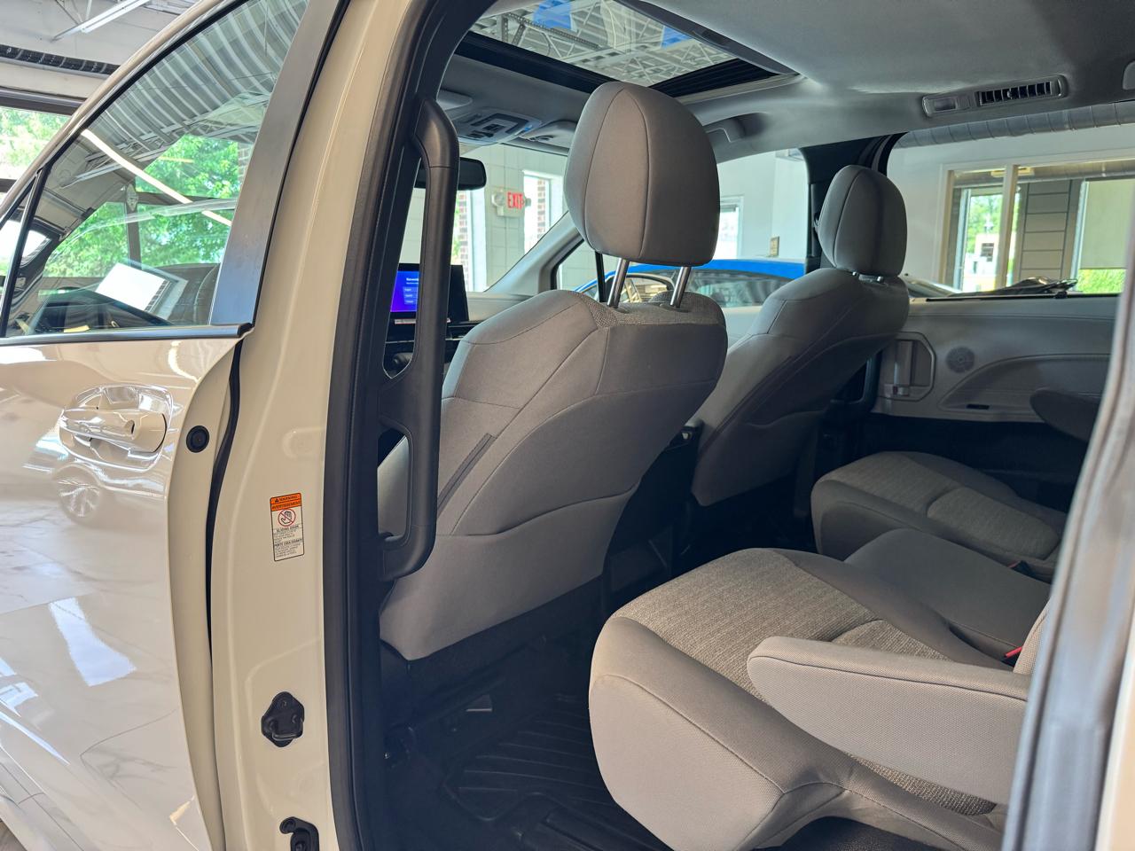 Toyota Sienna LE AWD 8-Passenger (Natl) 2025
