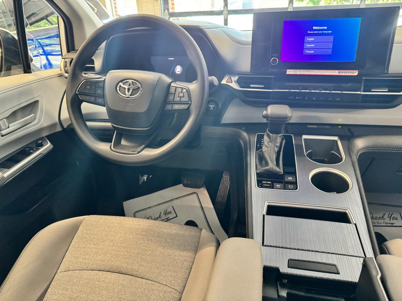 Toyota Sienna LE AWD 8-Passenger (Natl) 2025