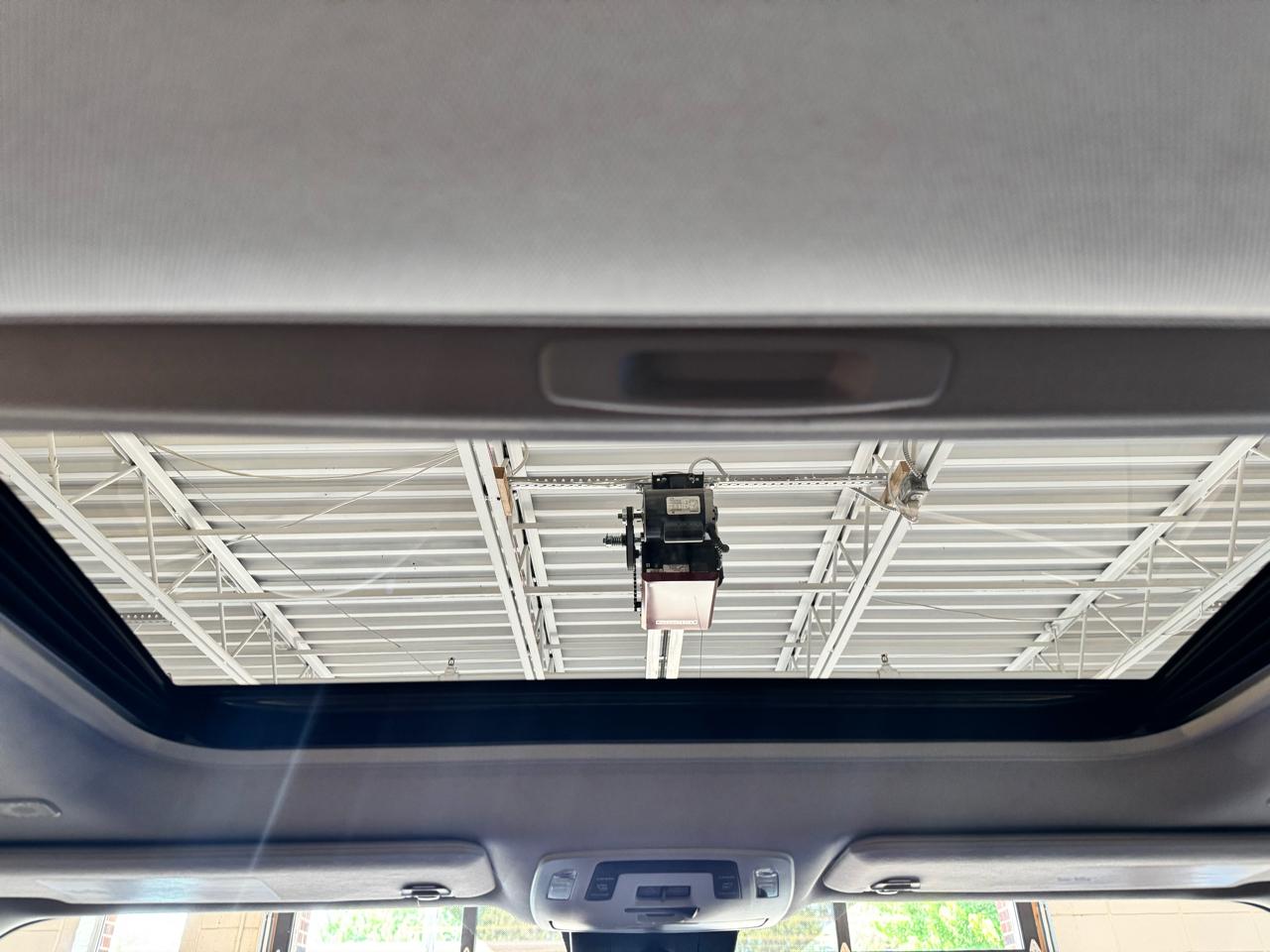 Toyota Sienna LE AWD 8-Passenger (Natl) 2025