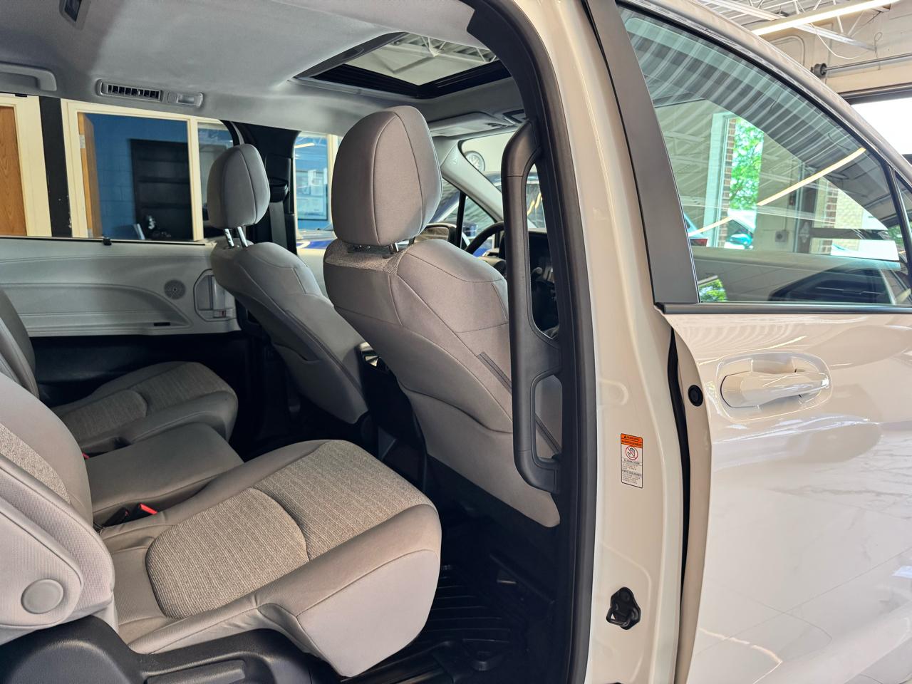Toyota Sienna LE AWD 8-Passenger (Natl) 2025