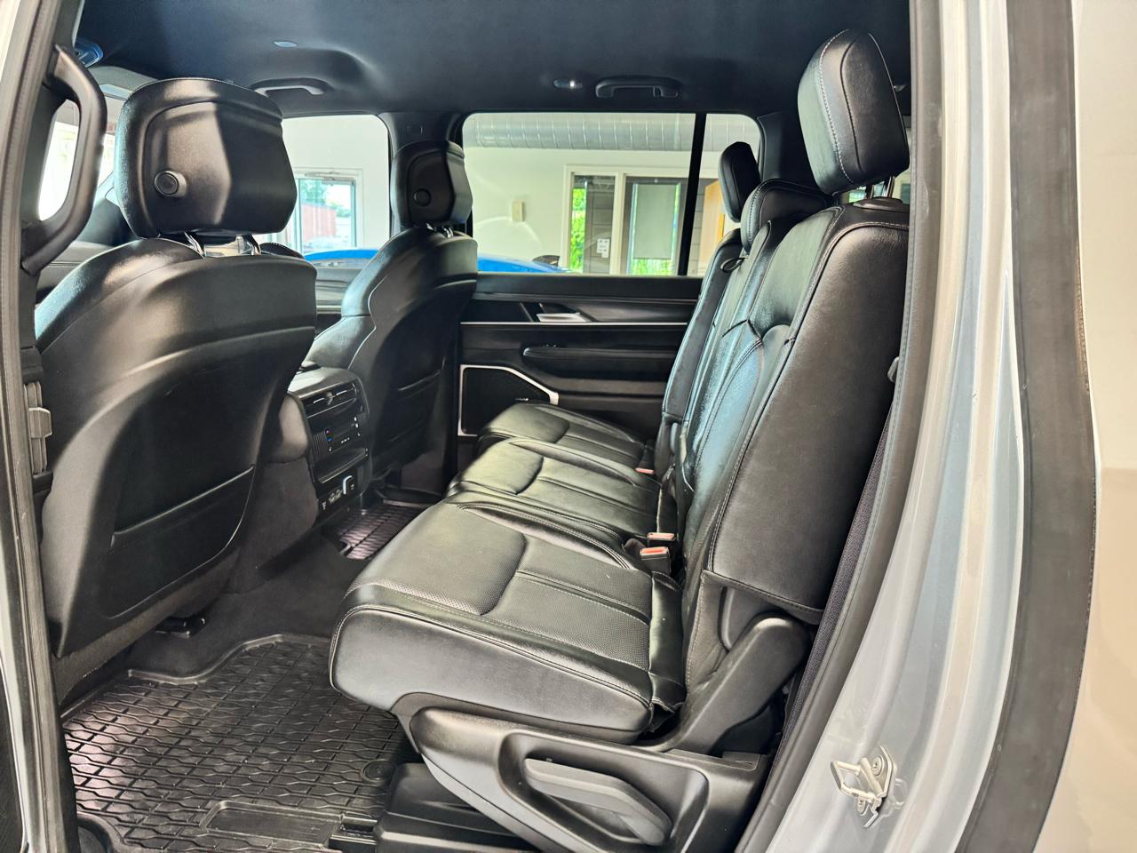 Jeep Wagoneer L Series II 4x2 *Ltd Avail* 2024