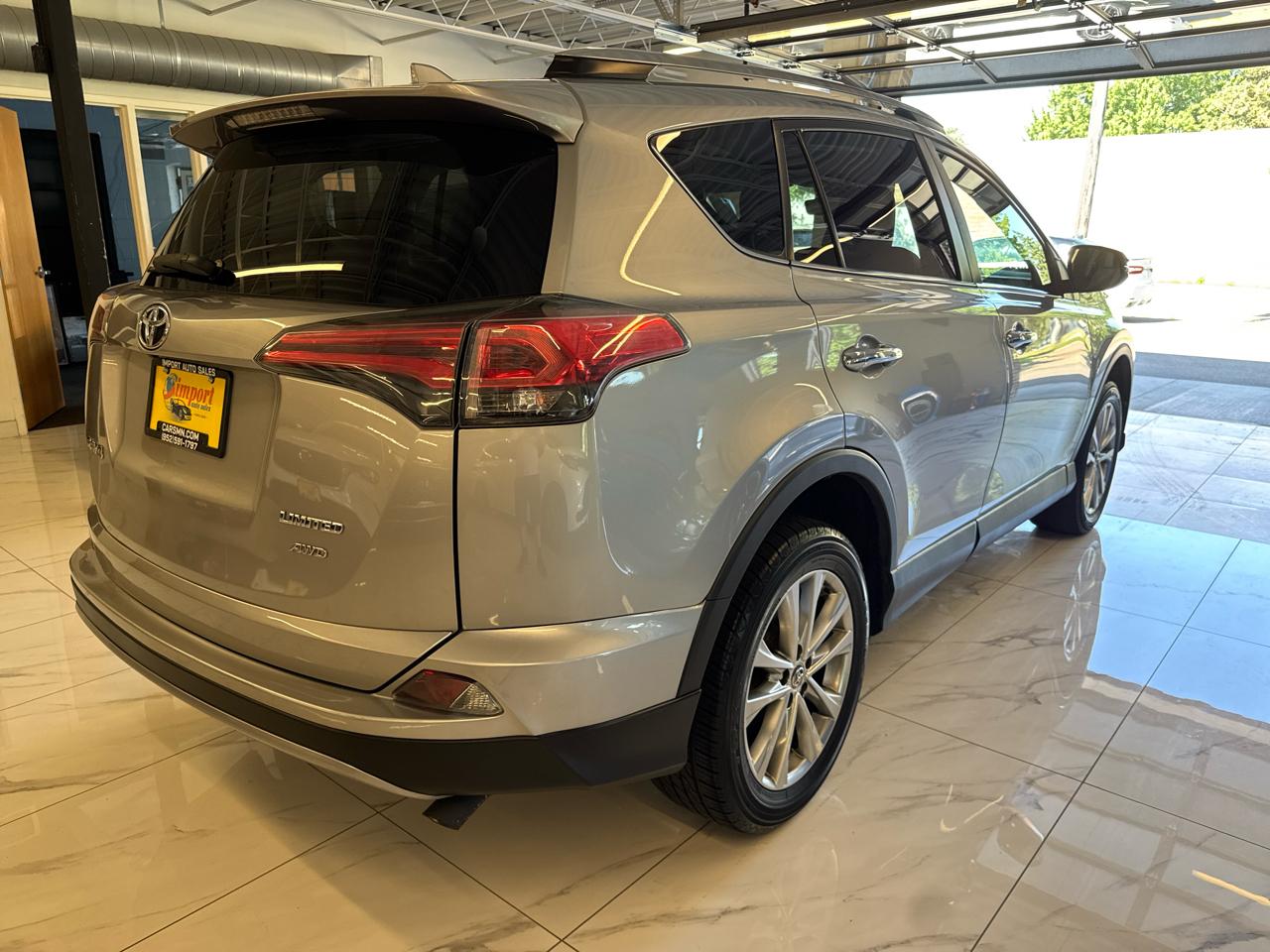 Toyota RAV4 Limited AWD (Natl) 2018