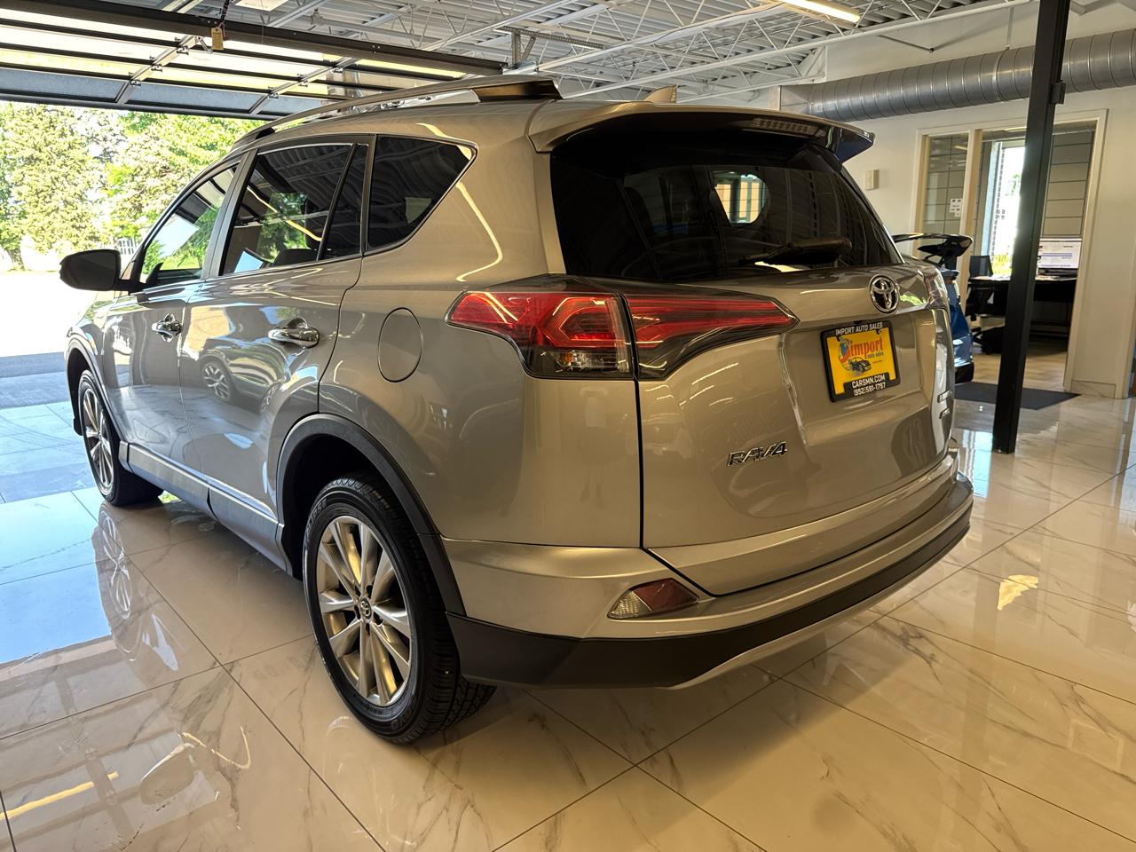 Toyota RAV4 Limited AWD (Natl) 2018