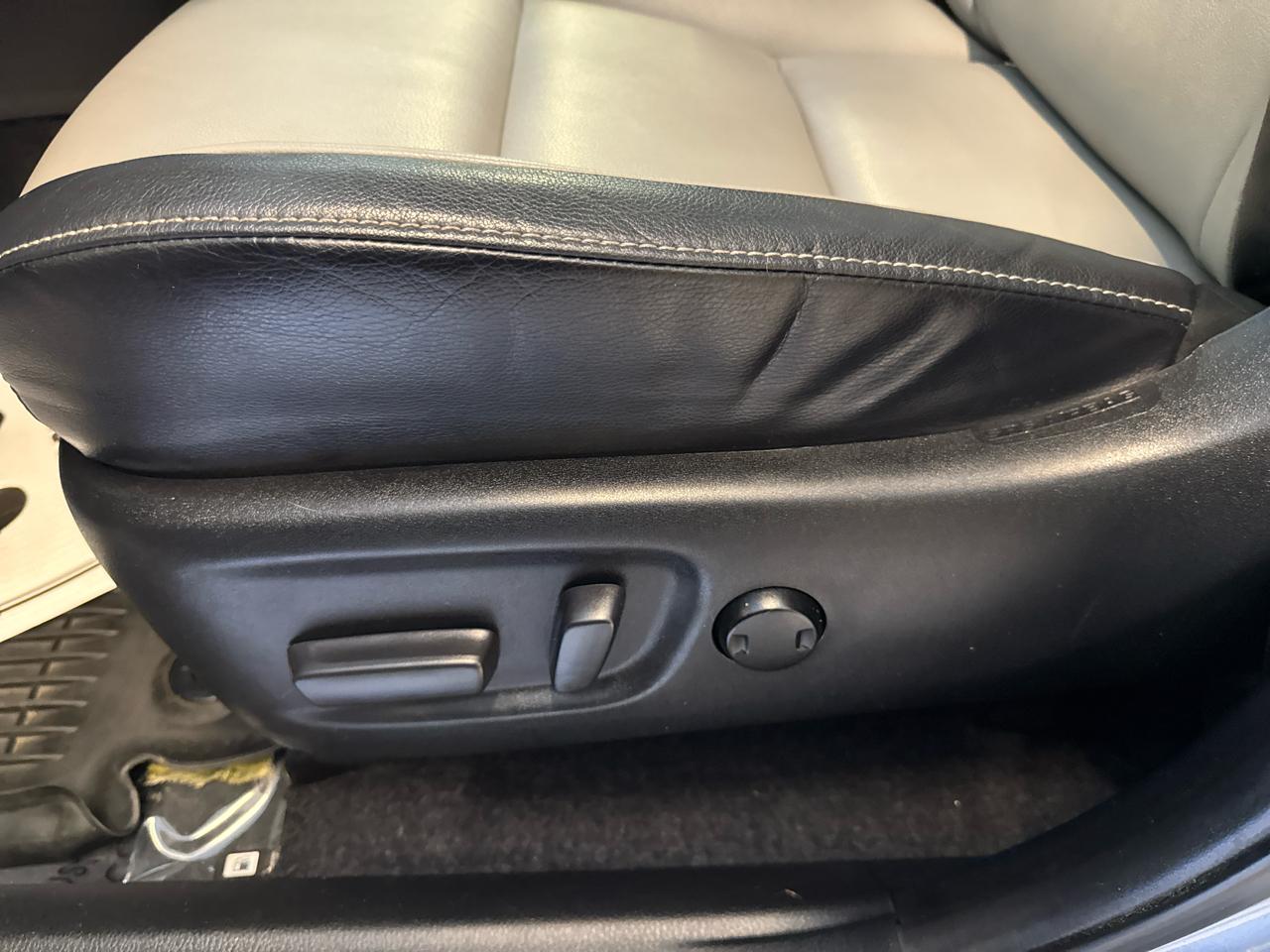 Toyota RAV4 Limited AWD (Natl) 2018