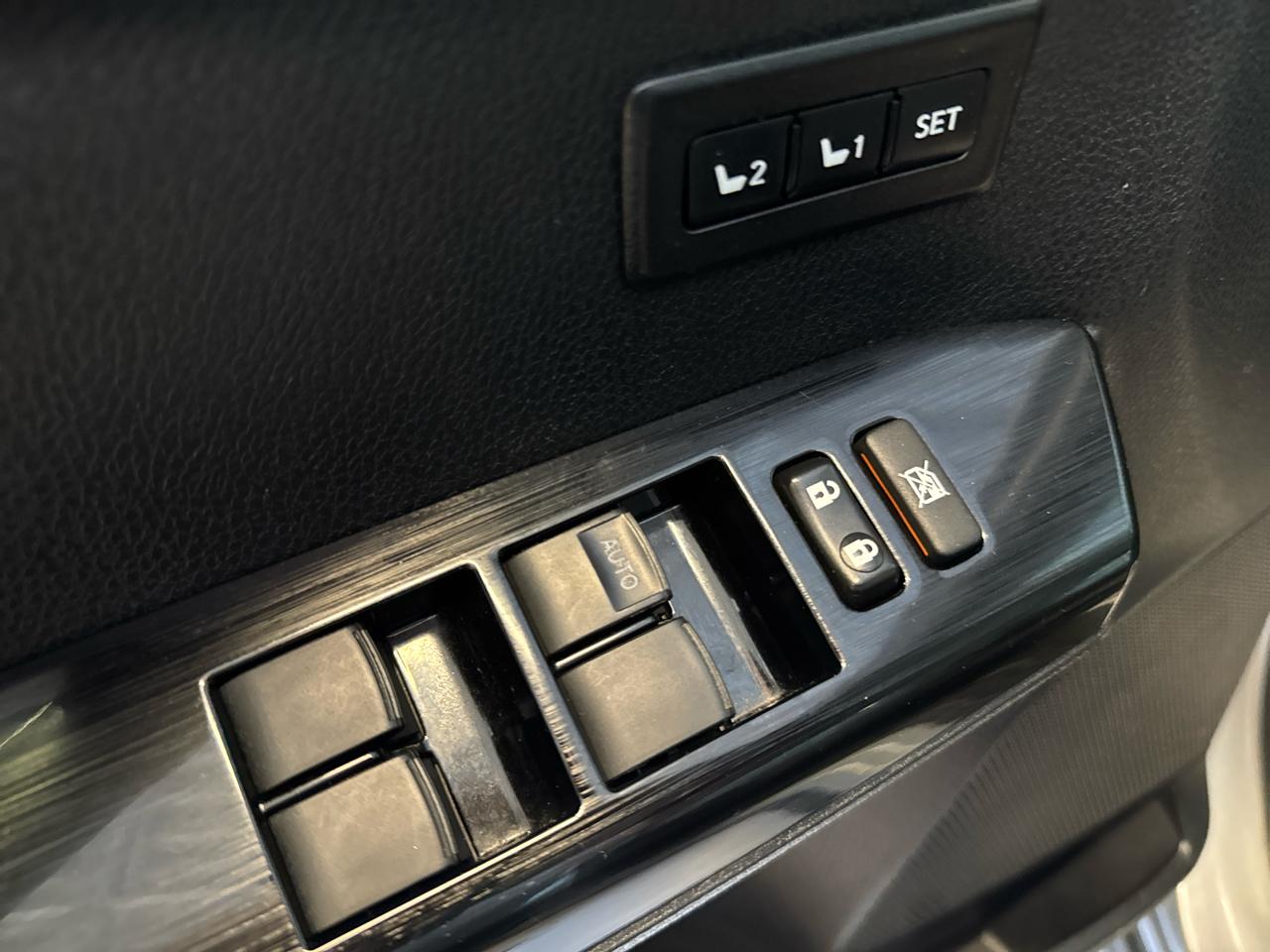 Toyota RAV4 Limited AWD (Natl) 2018