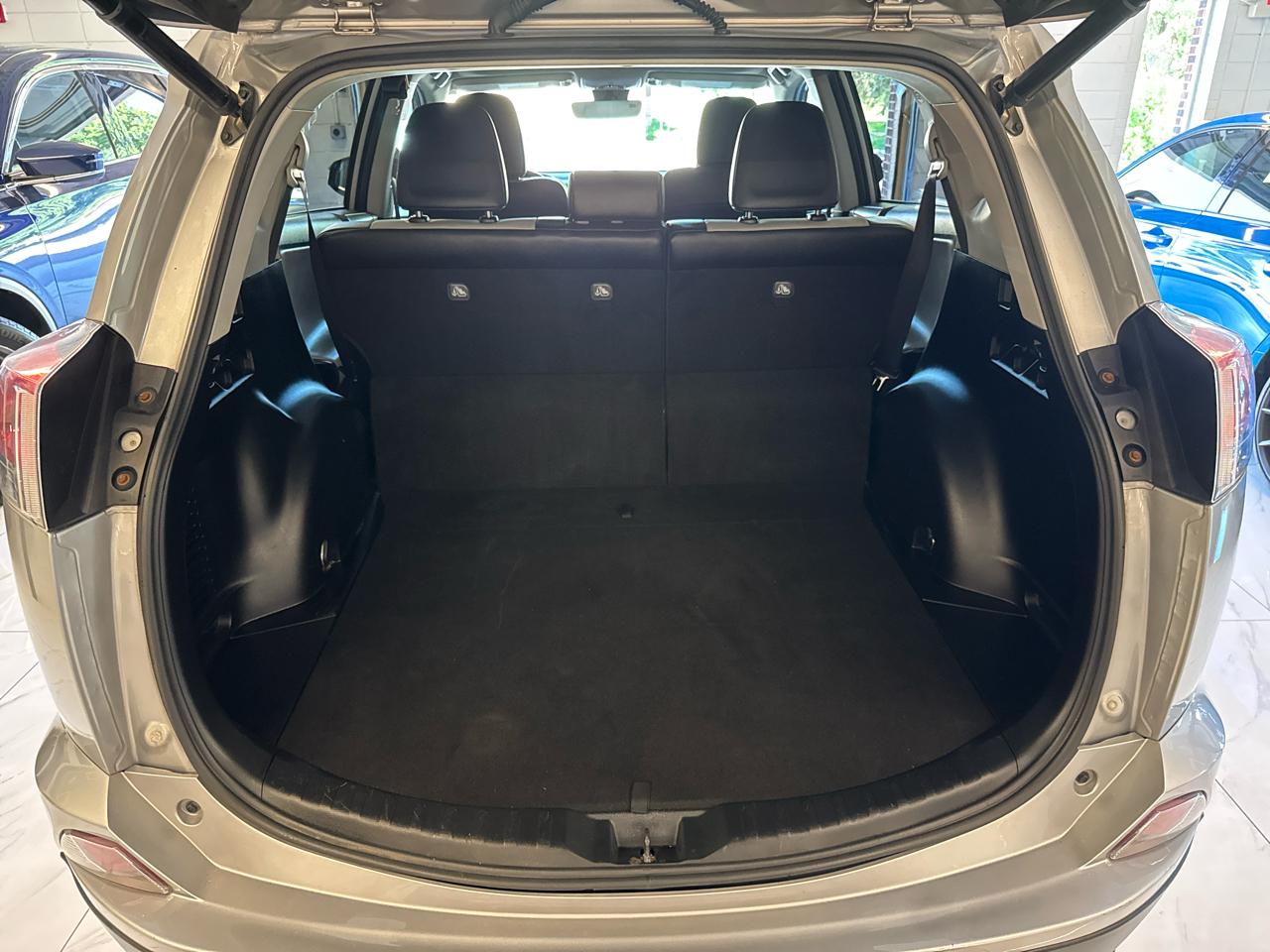Toyota RAV4 Limited AWD (Natl) 2018