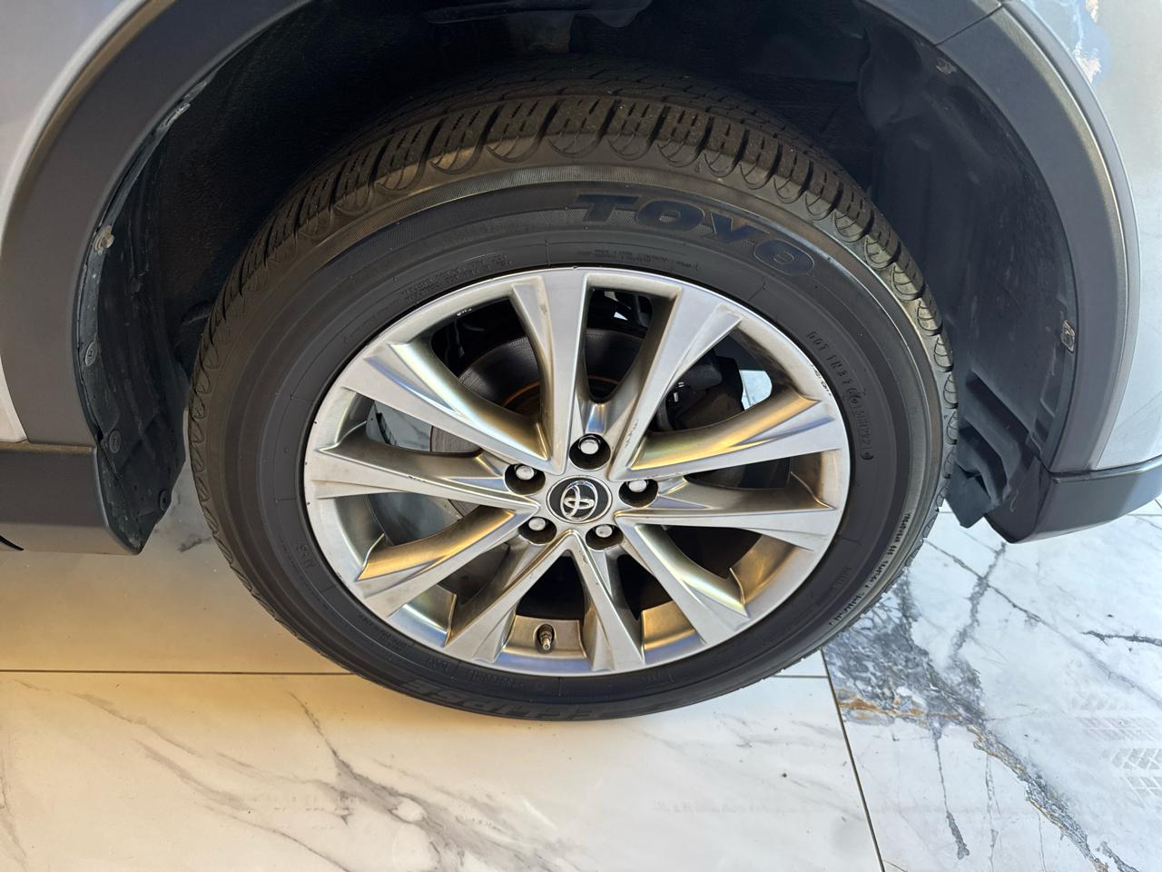 Toyota RAV4 Limited AWD (Natl) 2018