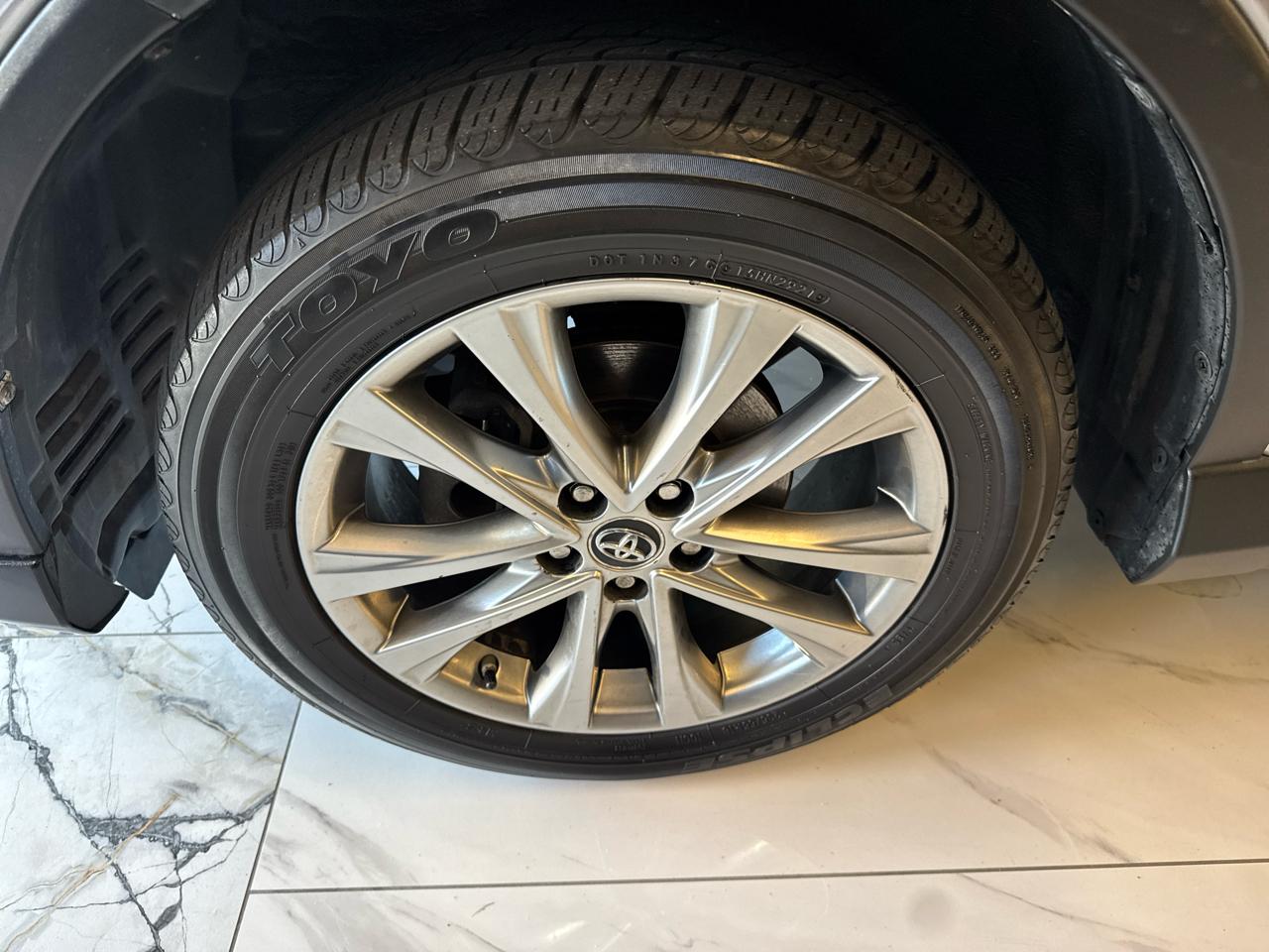 Toyota RAV4 Limited AWD (Natl) 2018