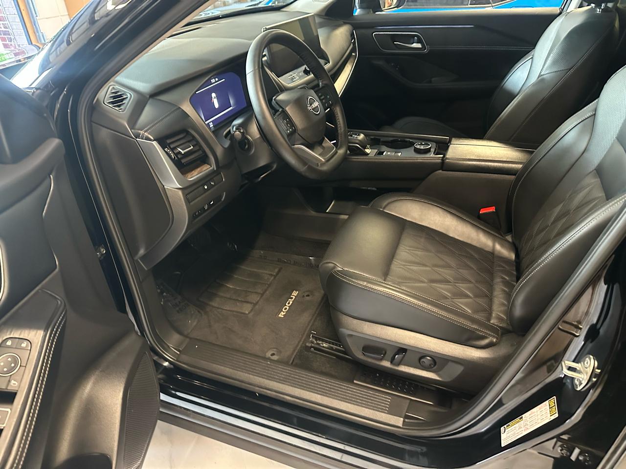 Nissan Rogue AWD Platinum *Ltd Avail* 2026