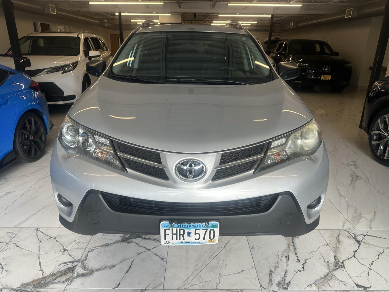 Toyota RAV4 AWD 4dr LE (Natl) 2015