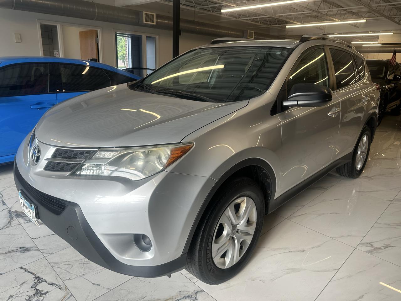 Toyota RAV4 AWD 4dr LE (Natl) 2015