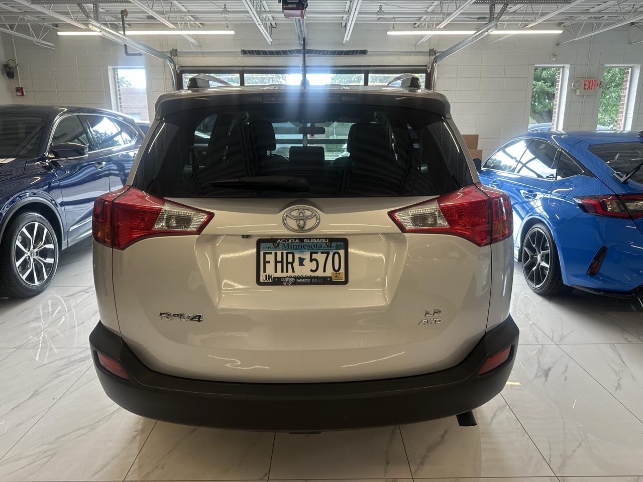 Toyota RAV4 AWD 4dr LE (Natl) 2015