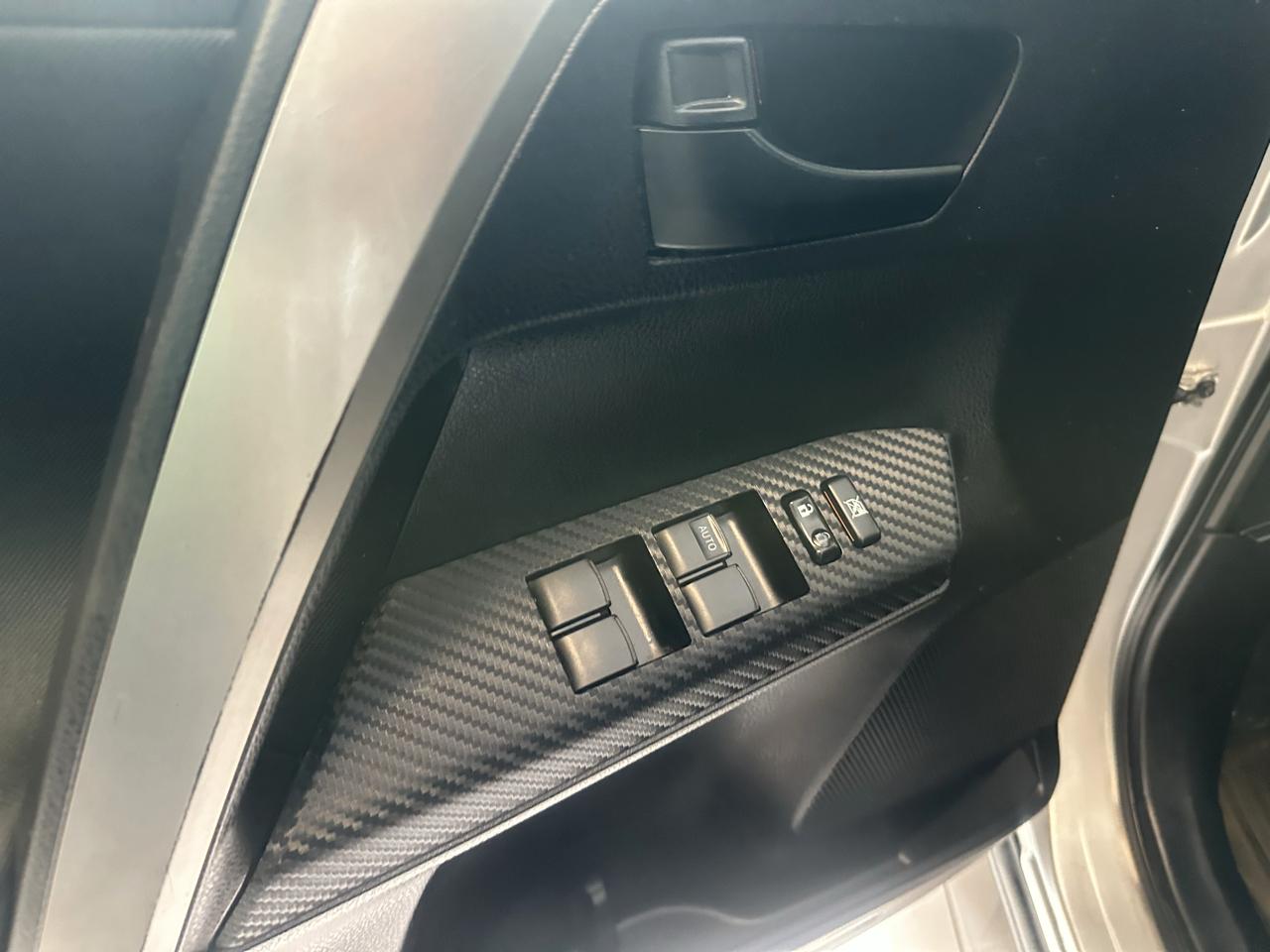 Toyota RAV4 AWD 4dr LE (Natl) 2015