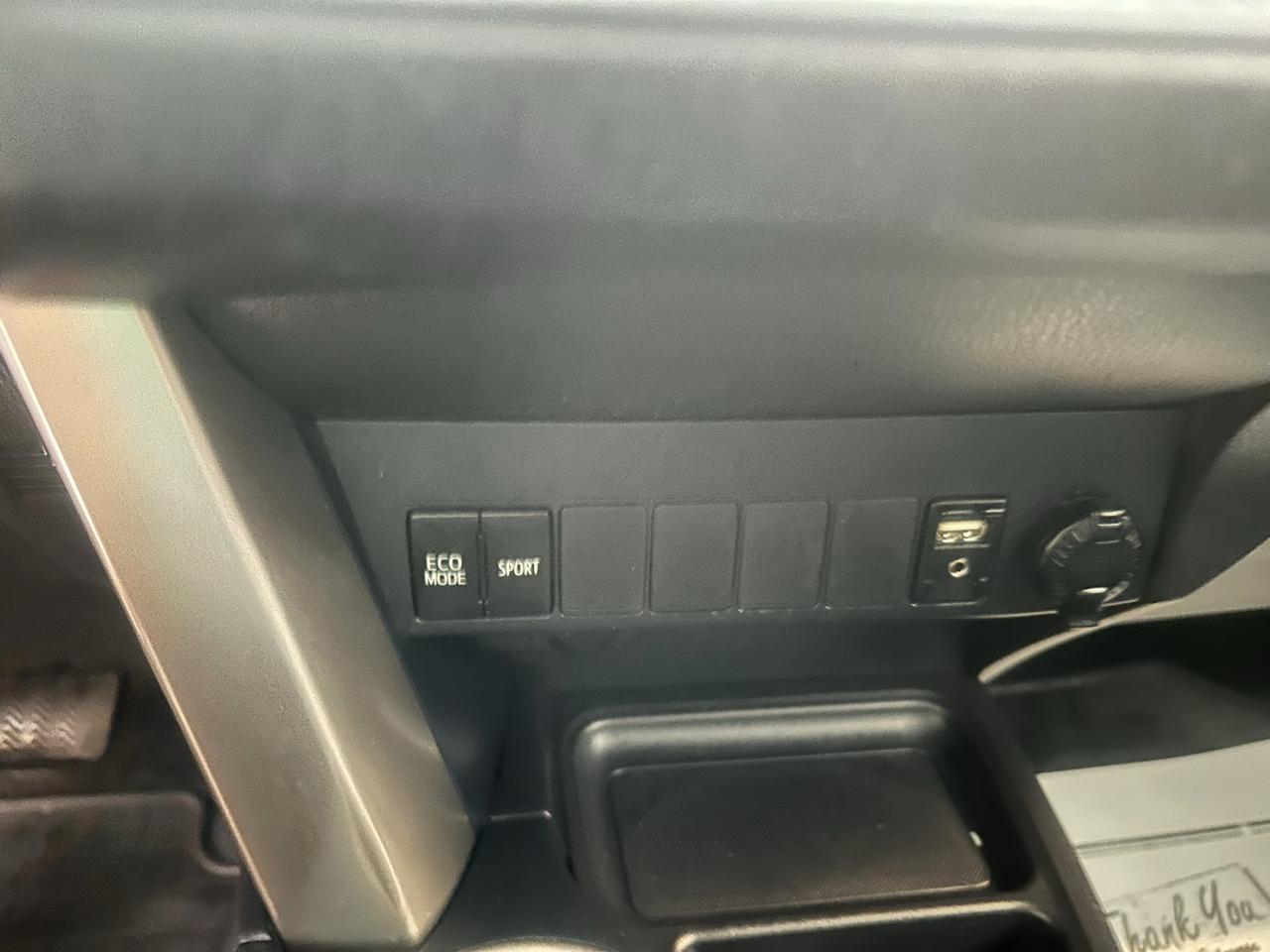 Toyota RAV4 AWD 4dr LE (Natl) 2015
