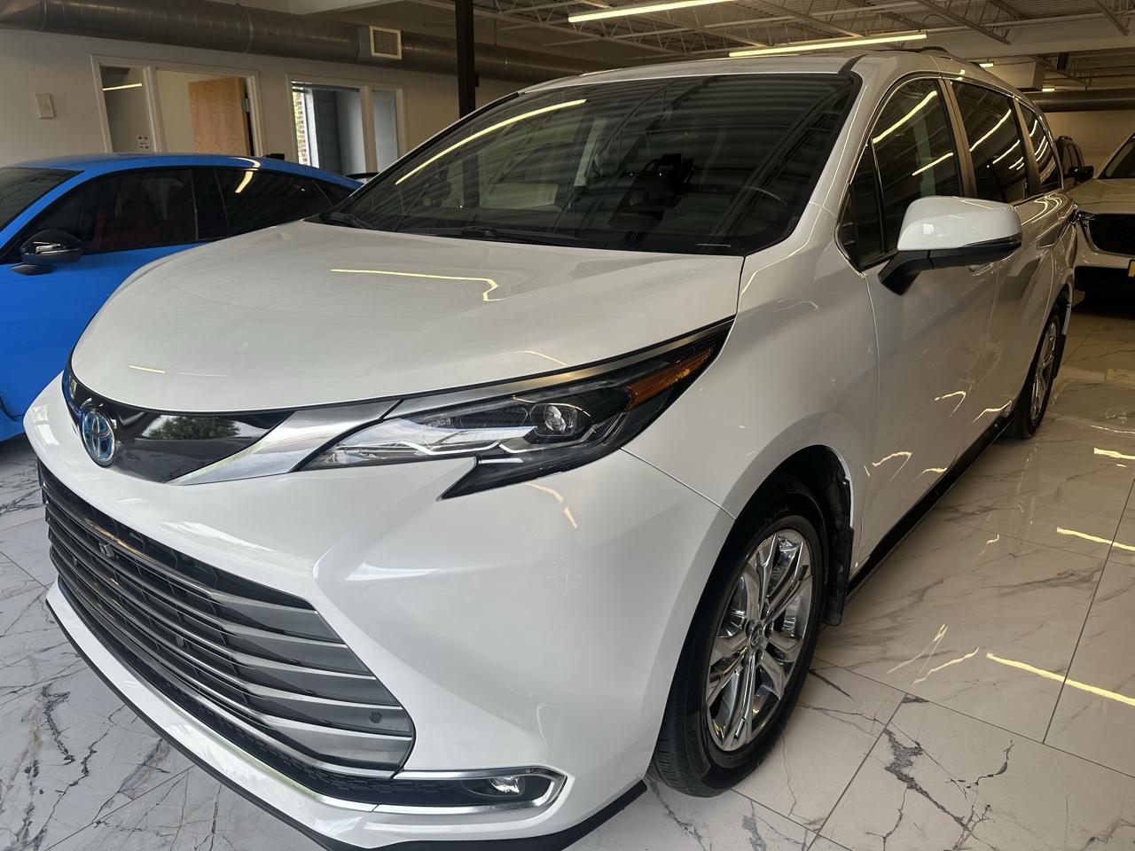 Toyota Sienna Platinum AWD 7-Passenger (Natl) 2024