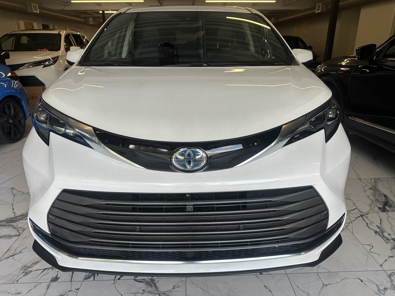 Toyota Sienna Platinum AWD 7-Passenger (Natl) 2024