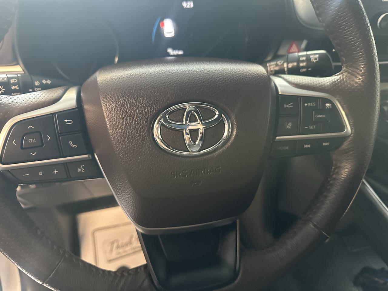 Toyota Sienna Platinum AWD 7-Passenger (Natl) 2024
