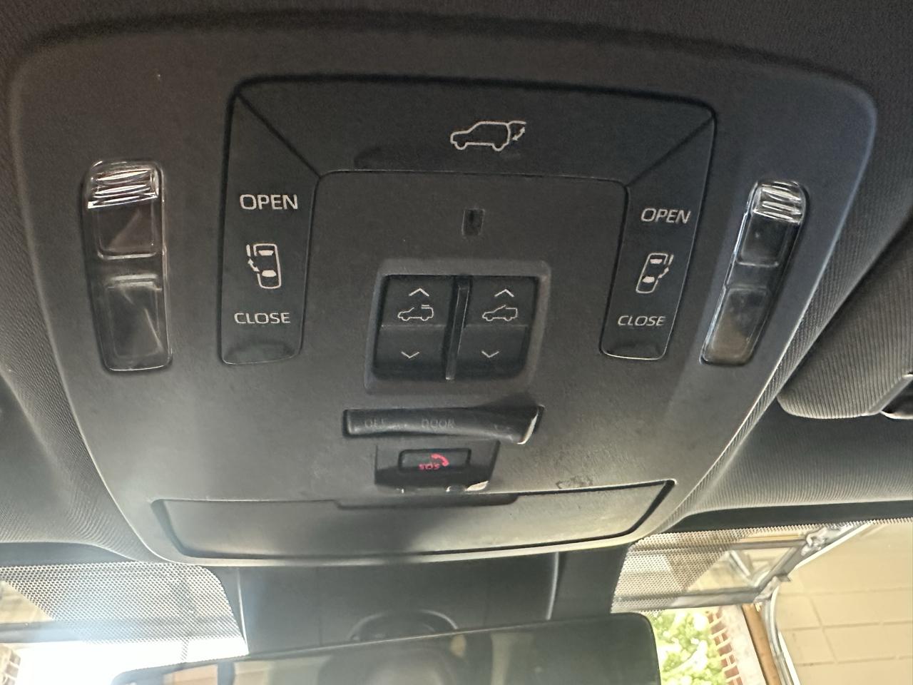 Toyota Sienna Platinum AWD 7-Passenger (Natl) 2024