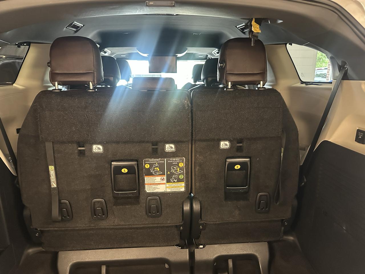 Toyota Sienna Platinum AWD 7-Passenger (Natl) 2024