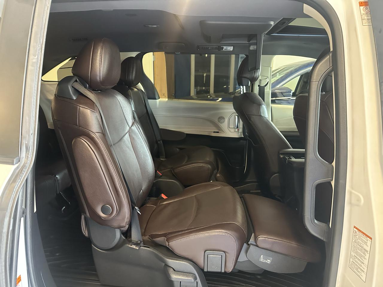Toyota Sienna Platinum AWD 7-Passenger (Natl) 2024