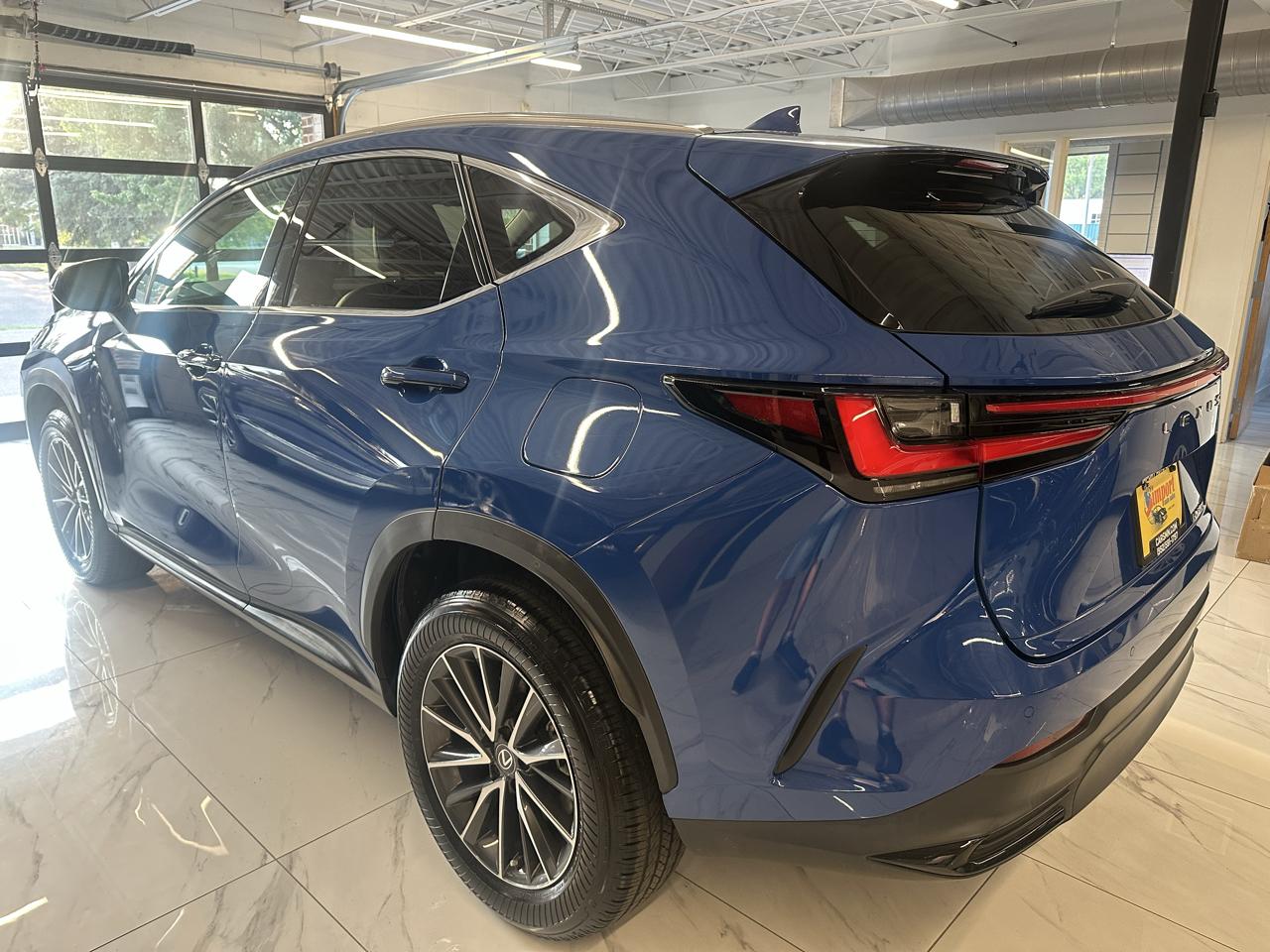 Lexus NX NX 250 Premium FWD 2025