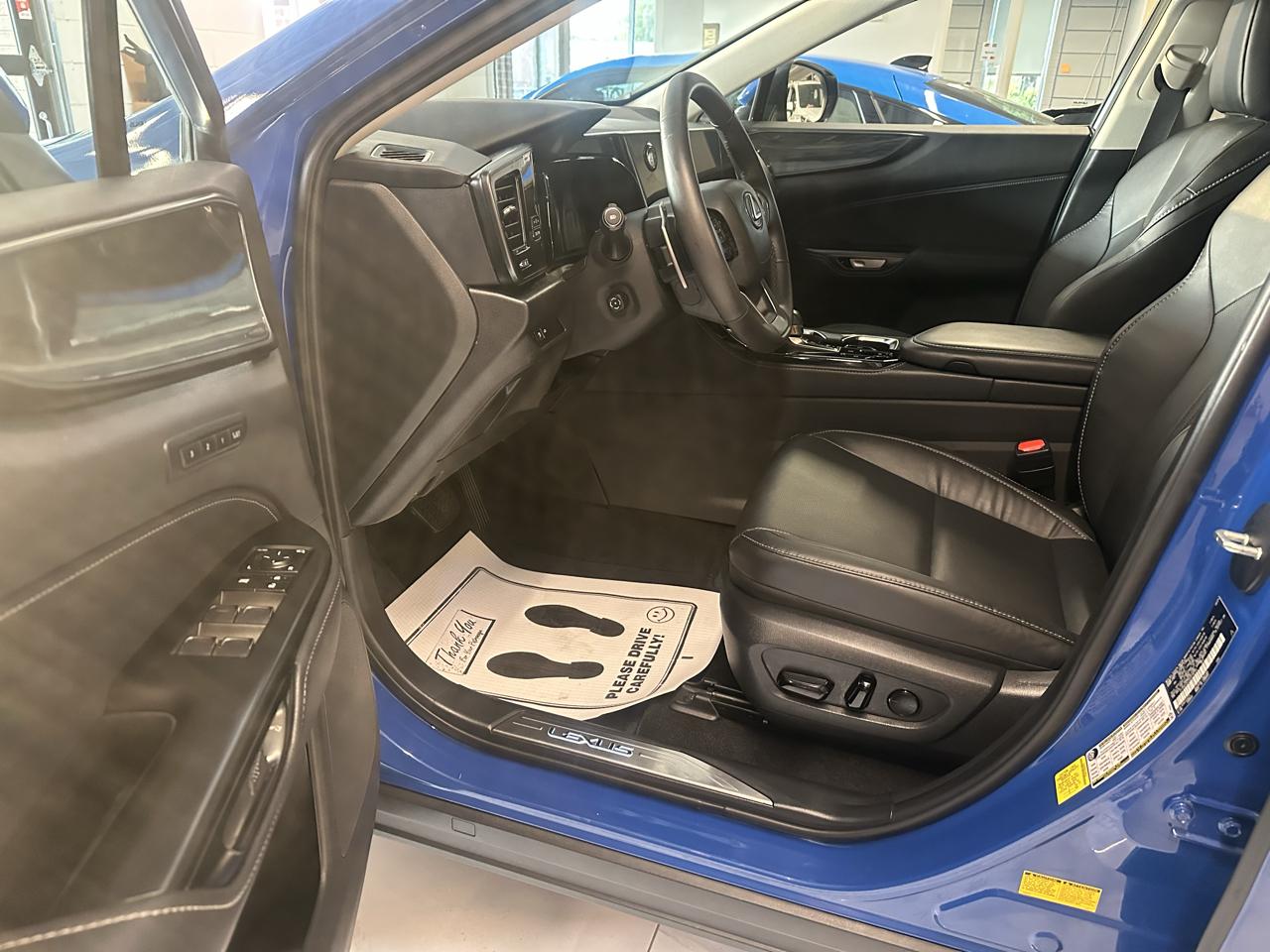 Lexus NX NX 250 Premium FWD 2025