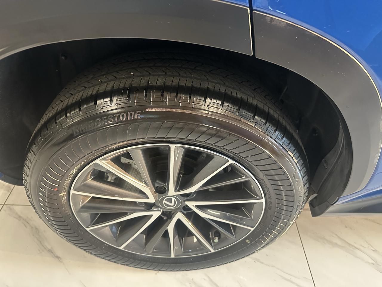 Lexus NX NX 250 Premium FWD 2025