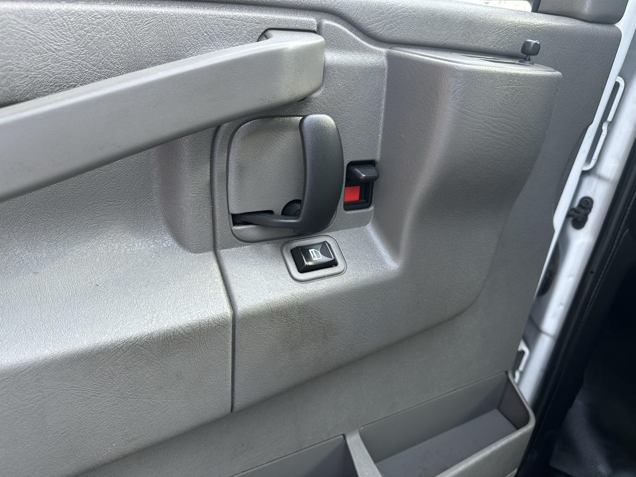 Chevrolet Express Cargo Van RWD 3500 135" 2019