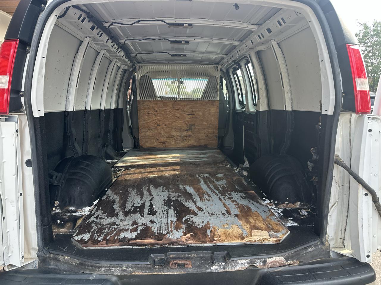 Chevrolet Express Cargo Van RWD 3500 135" 2019