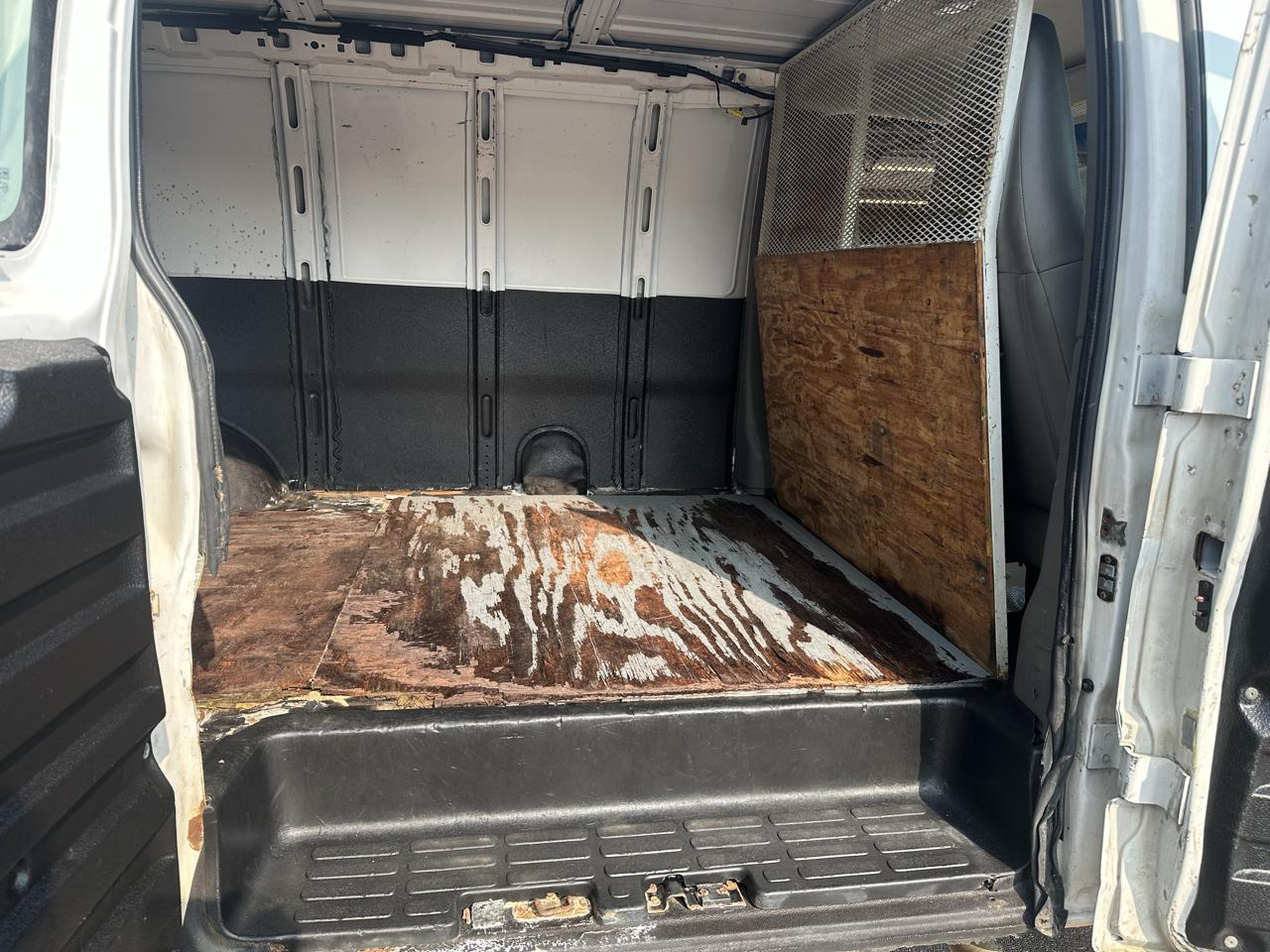 Chevrolet Express Cargo Van RWD 3500 135" 2019
