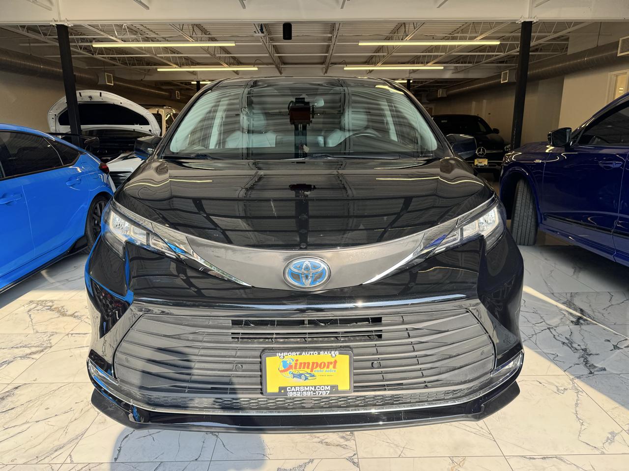 Toyota Sienna XLE FWD 7-Passenger (Natl) 2022