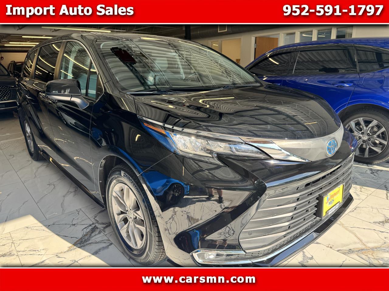 Toyota Sienna XLE FWD 7-Passenger (Natl) 2022