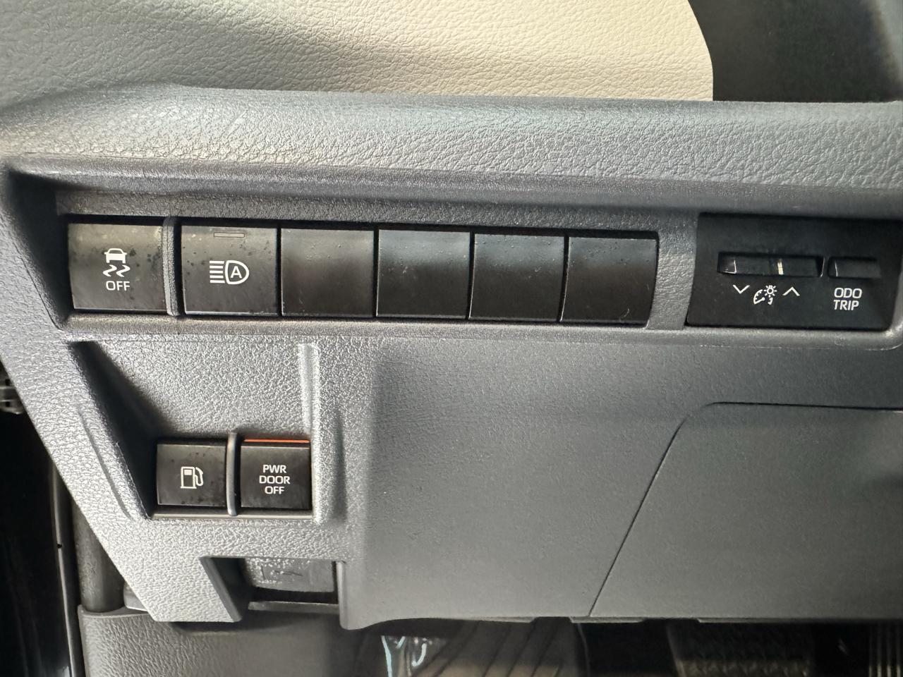 Toyota Sienna XLE FWD 7-Passenger (Natl) 2022