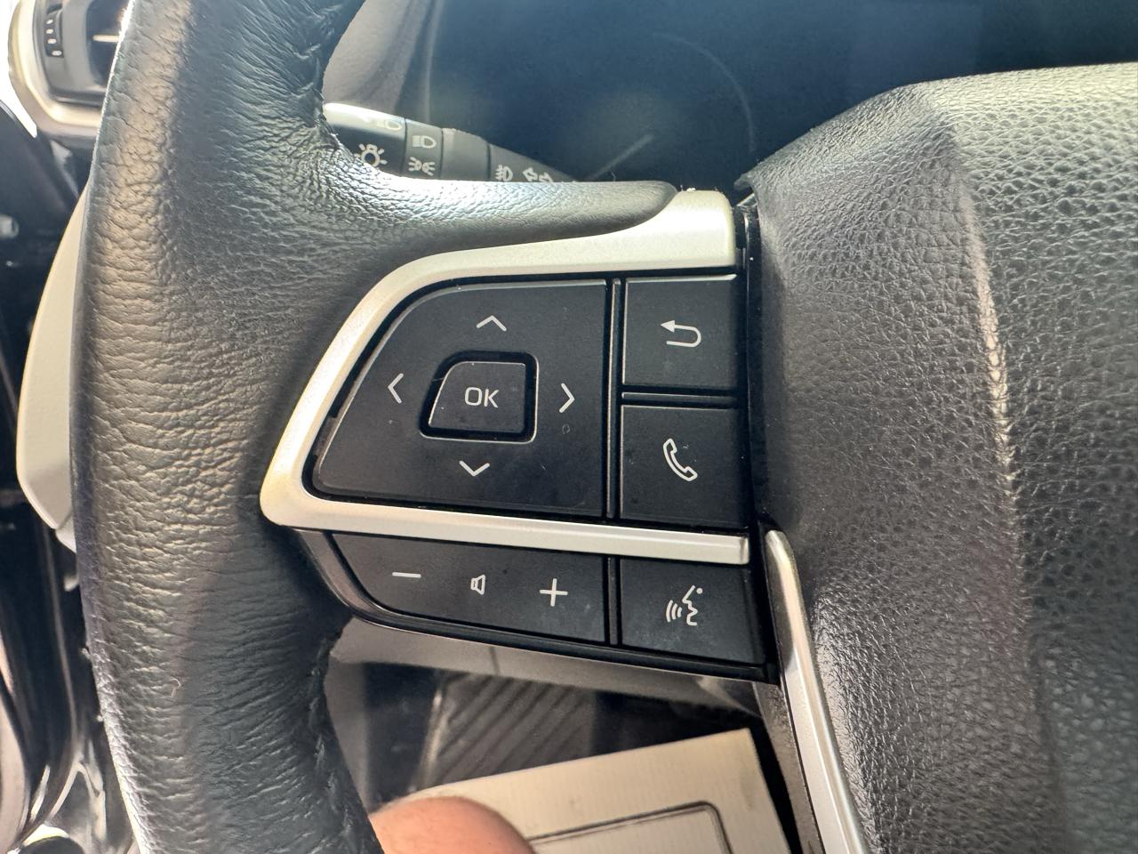 Toyota Sienna XLE FWD 7-Passenger (Natl) 2022