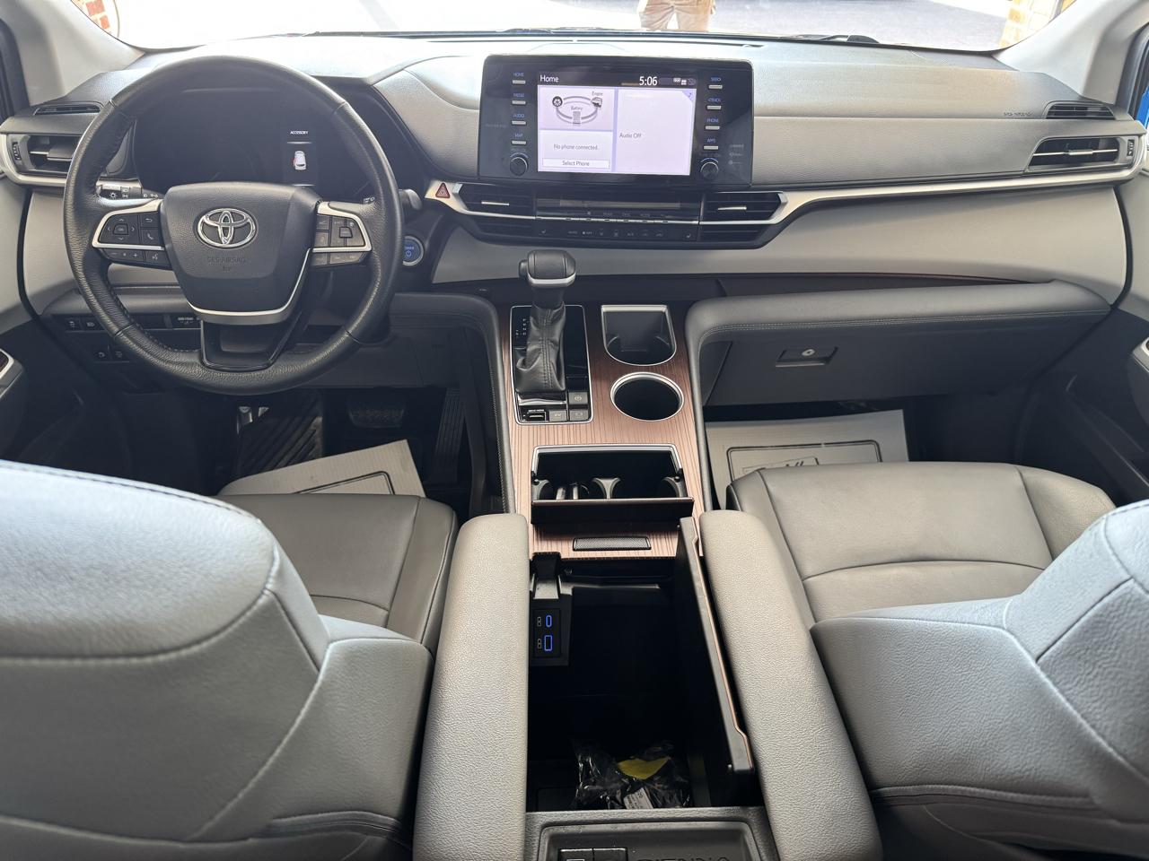 Toyota Sienna XLE FWD 7-Passenger (Natl) 2022