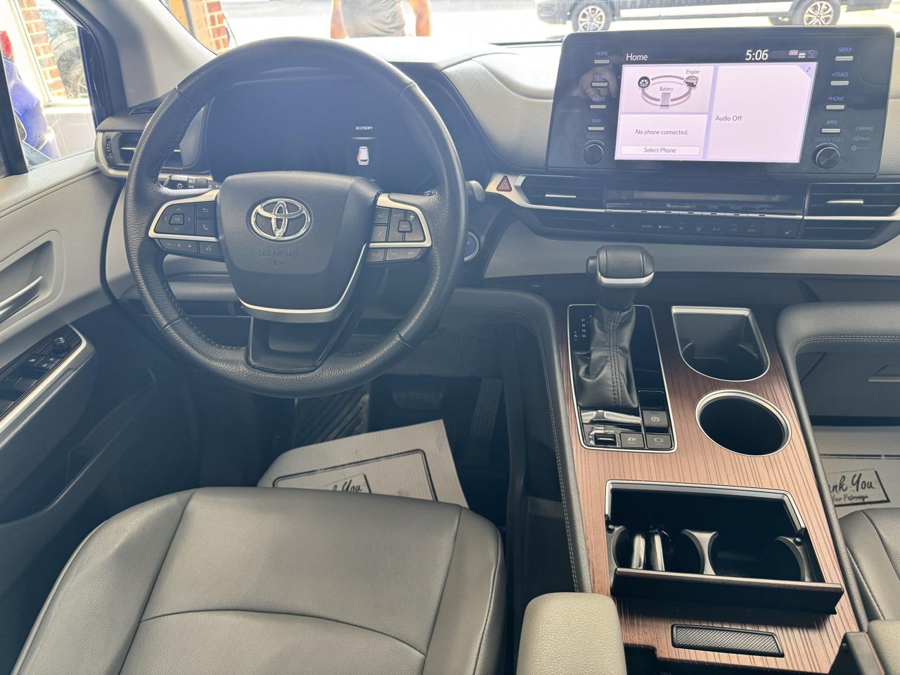 Toyota Sienna XLE FWD 7-Passenger (Natl) 2022