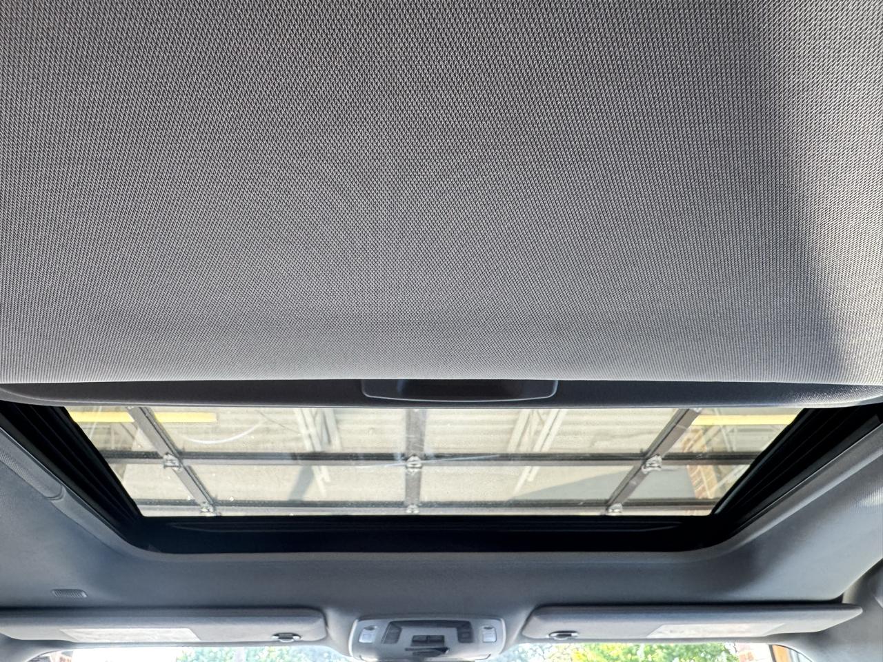 Toyota Sienna XLE FWD 7-Passenger (Natl) 2022